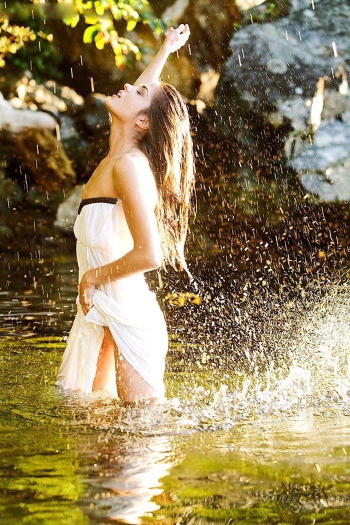 Marie Avgeropoulos in Erbil