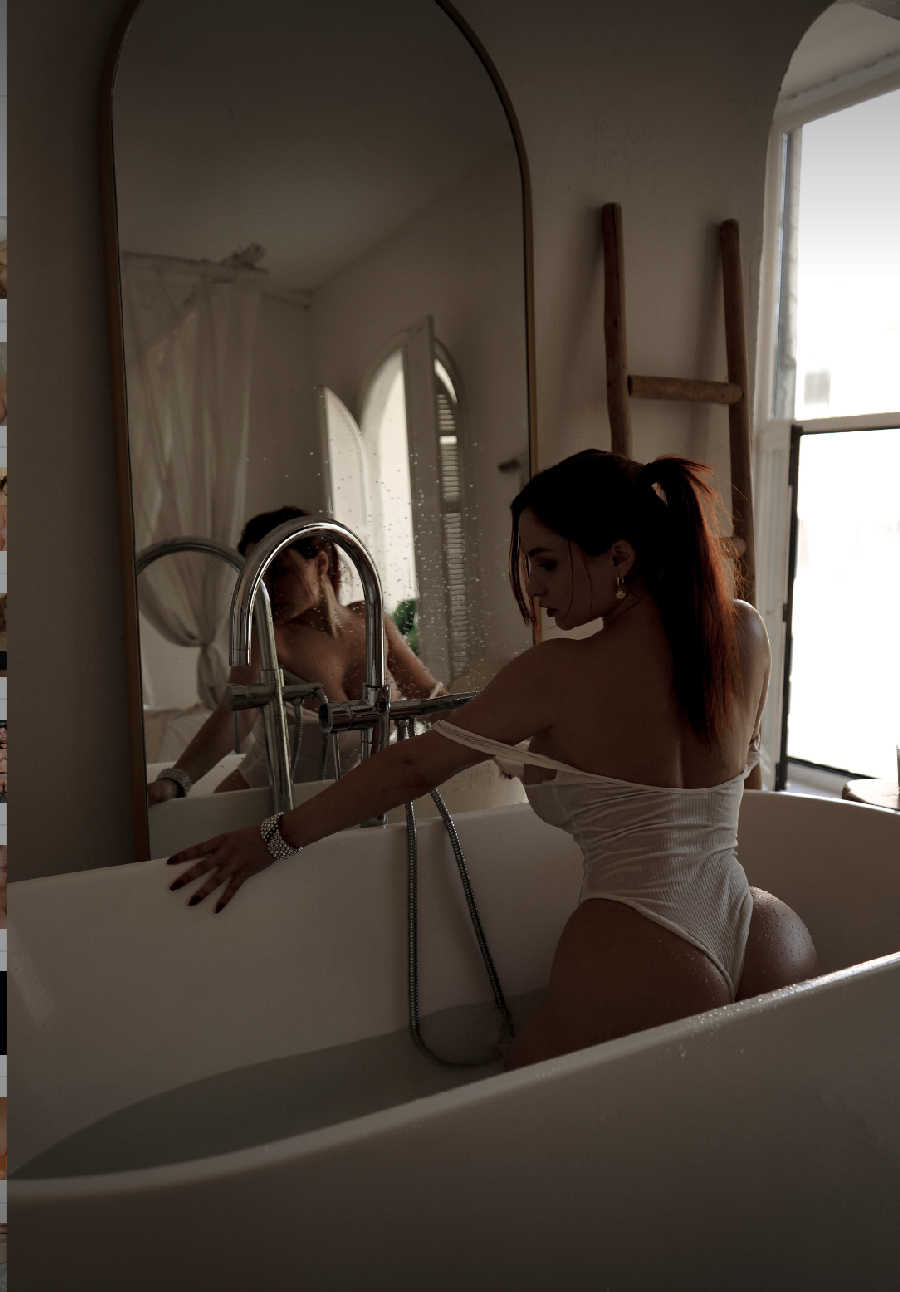 A playful frame from Miranda Faith nude — online in Erbil