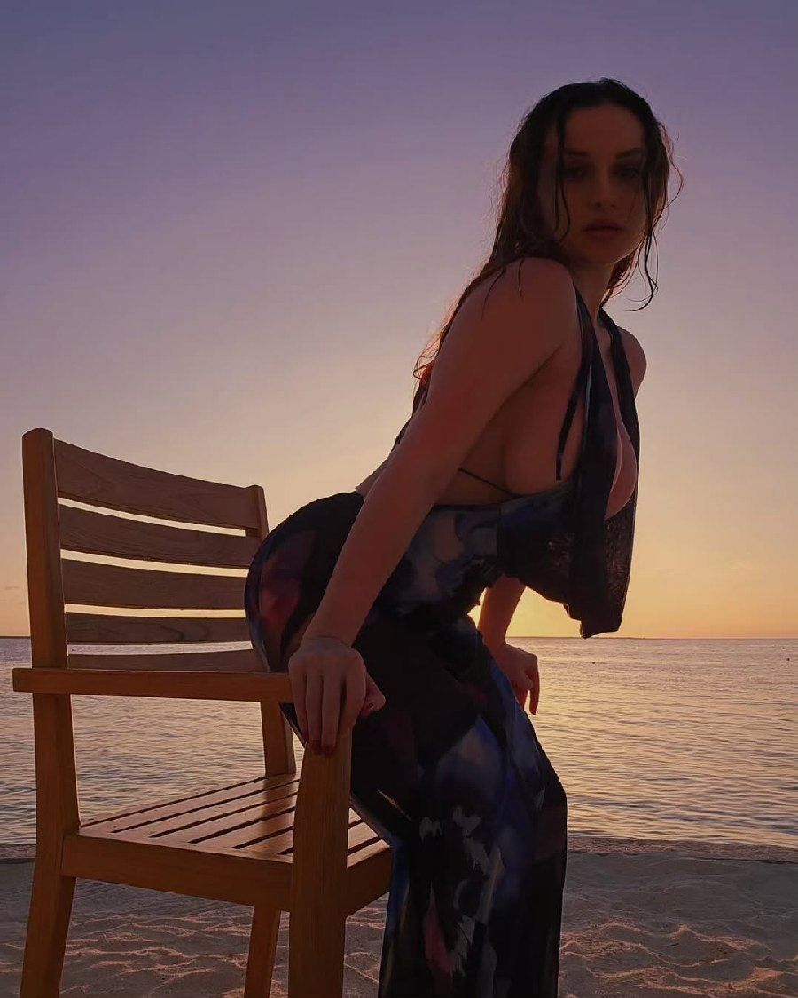 Sexy girl Miranda Faith nude in Erbil