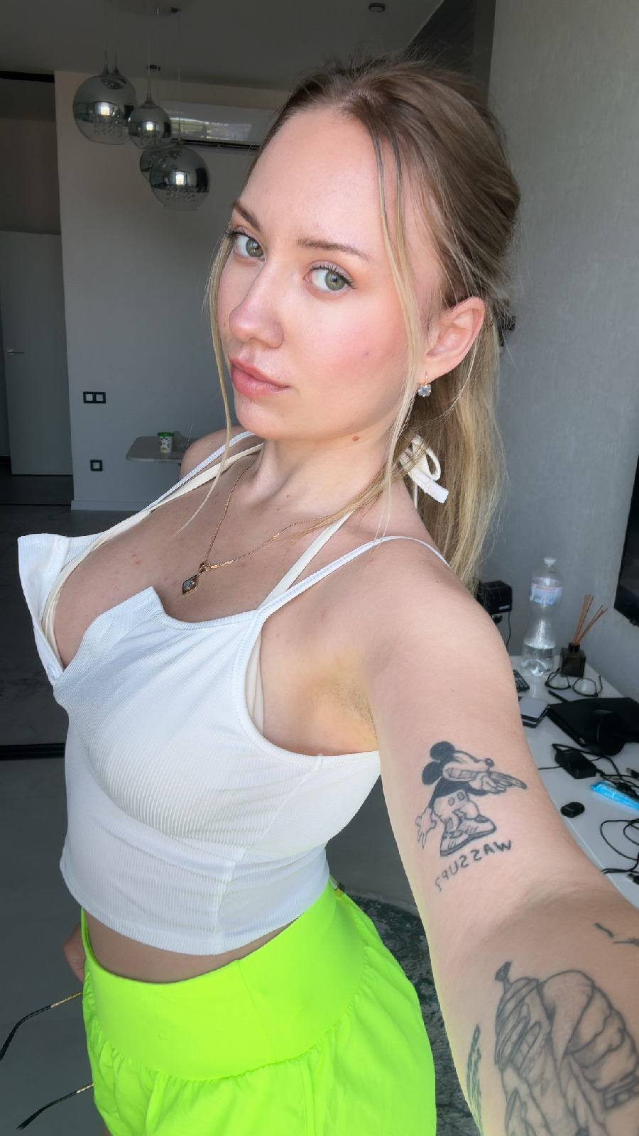 KateV in her underwear in Erbil