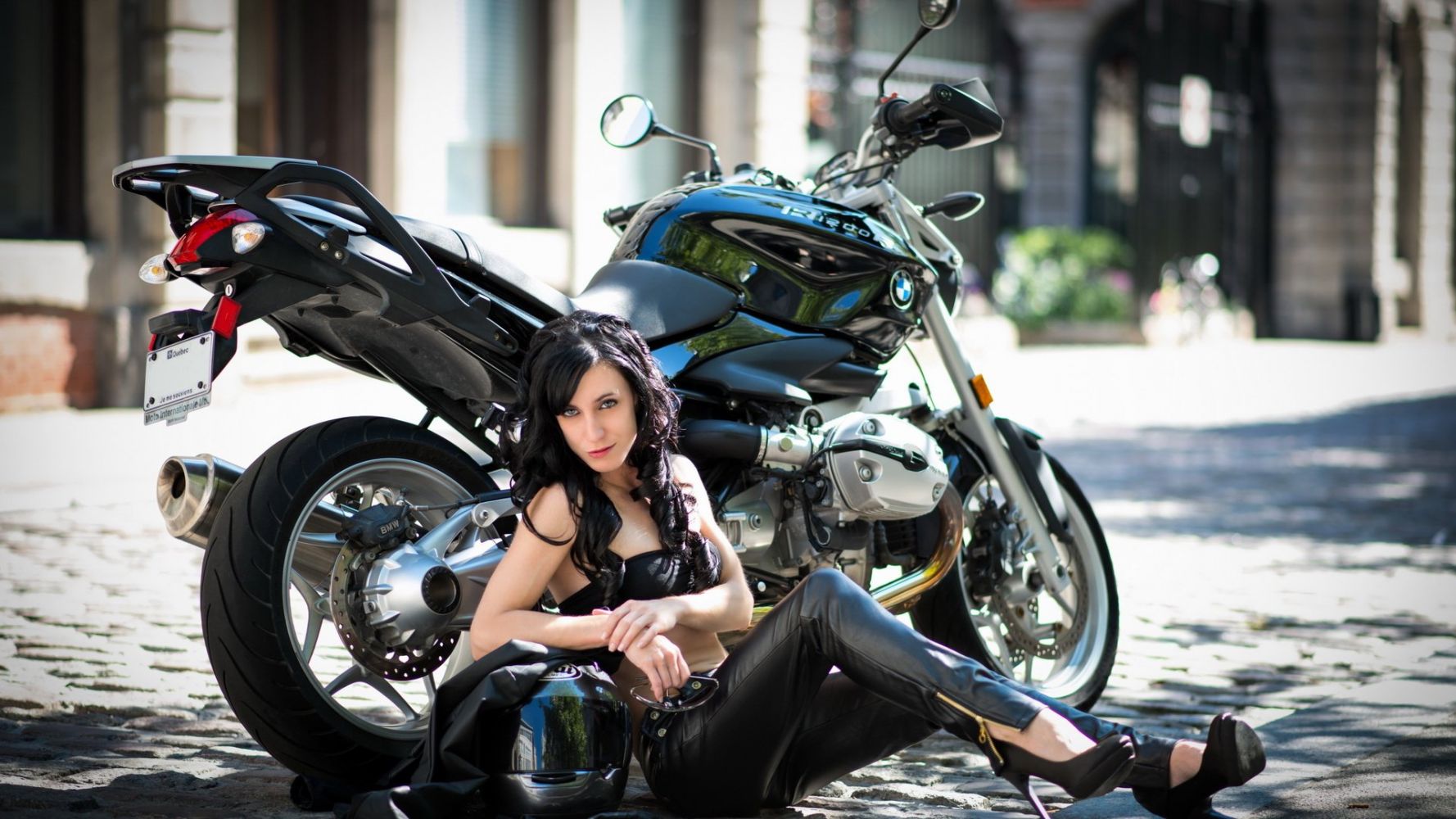 European women on bikes in Erbil