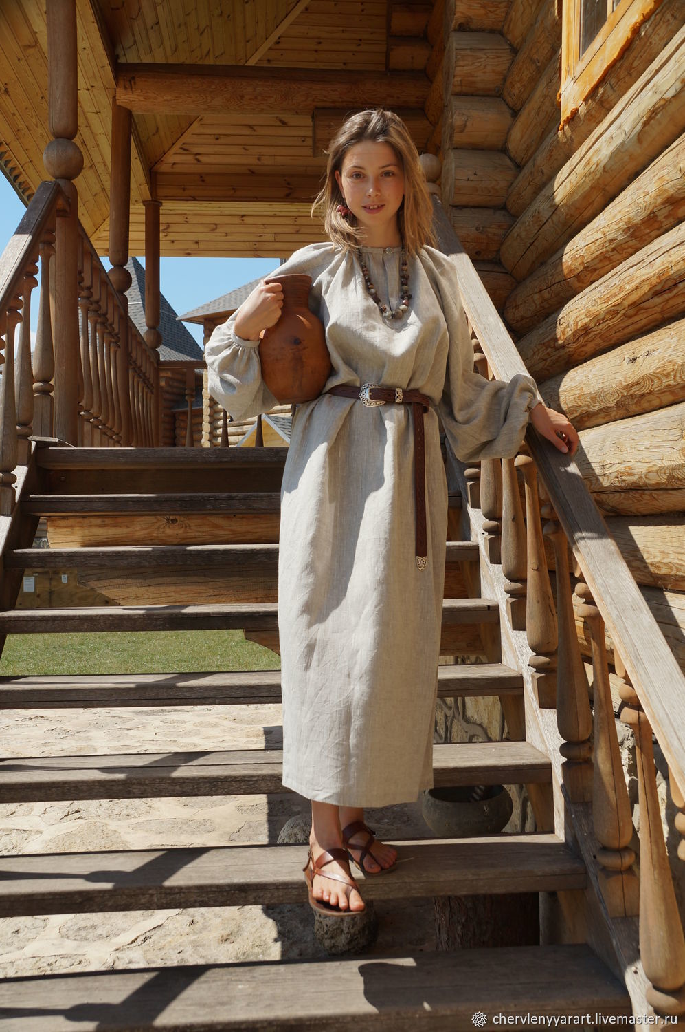 Girls in Slavic costumes in Erbil